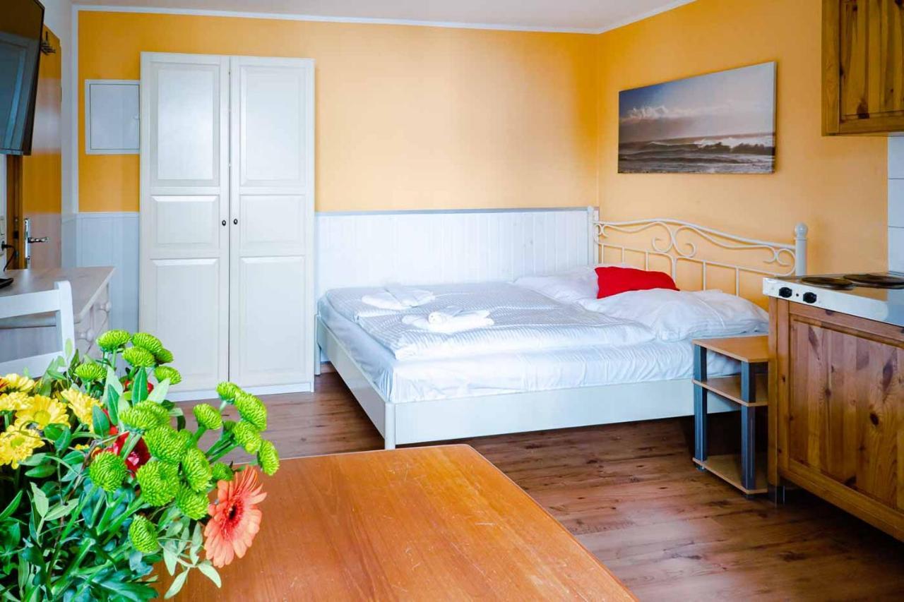 Apartmenthaus Chrischanshof Rostock Exterior foto